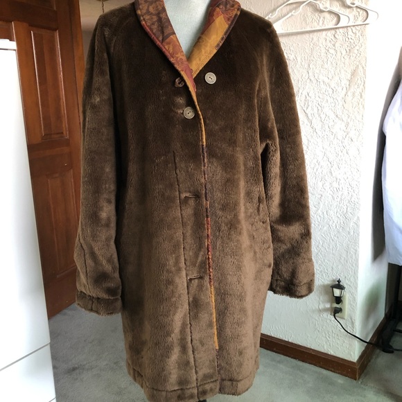 Reversible faux fur coat size Medium - Picture 3 of 14
